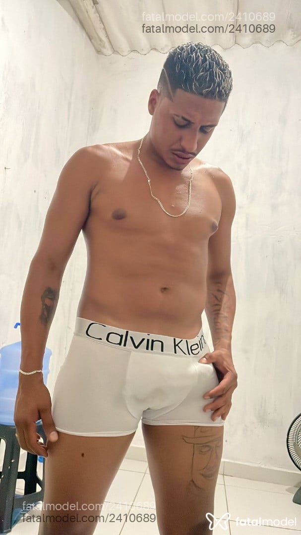 Acompanhante homem morena (o) de olhos pretos em Caruaru Acompanhante homem morena (o) de olhos pretos em Caruaru - Ferreirinha