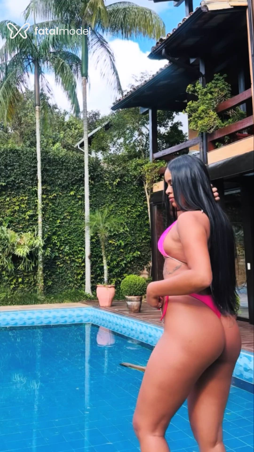 Acompanhante mulher morena (o) de olhos castanhos em Poços de Caldas Acompanhante mulher morena (o) de olhos castanhos em Poços de Caldas - Scarllet