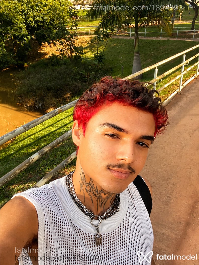 Acompanhante homem morena (o) de olhos castanhos em Bauru - Aügüstö