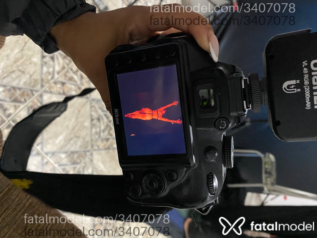 Acompanhante mulher morena (o) de olhos verdes em Virtual - Ninfetalinda