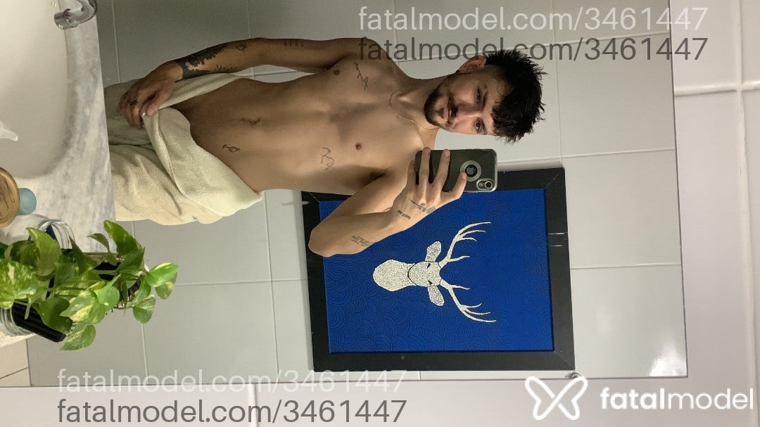 Acompanhante homem com cabelo castanho de olhos azuis em Goiânia - Tonny
