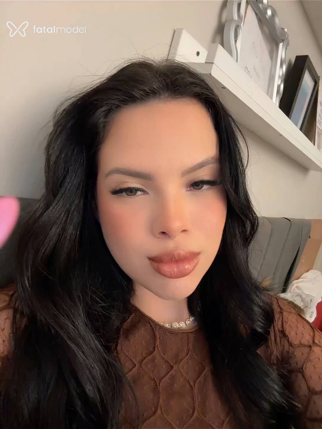Acompanhante mulher morena (o) de olhos verdes - Aline Acompanhante mulher morena (o) de olhos verdes - Aline