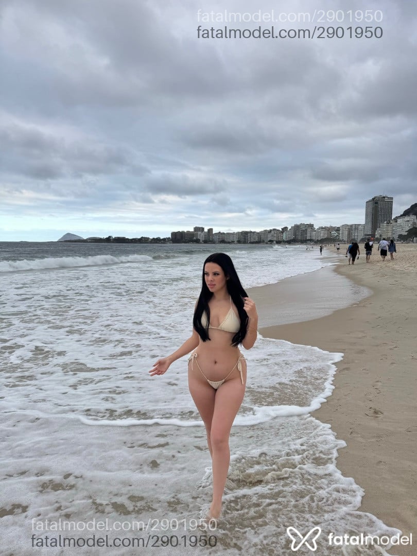 Acompanhante mulher morena (o) de olhos verdes - Aline Acompanhante mulher morena (o) de olhos verdes - Aline