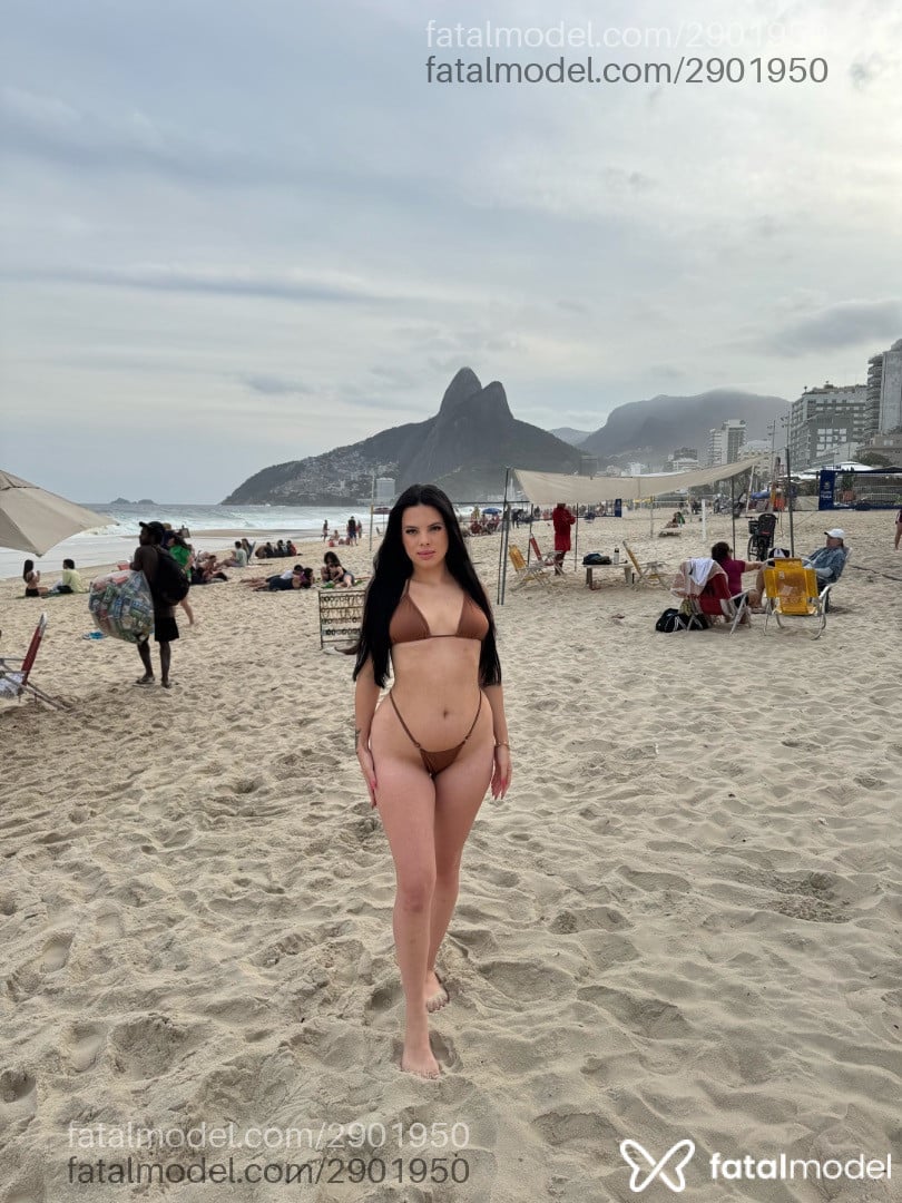 Acompanhante mulher morena (o) de olhos verdes - Aline Acompanhante mulher morena (o) de olhos verdes - Aline