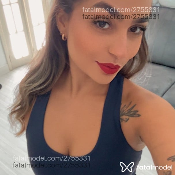 Acompanhante mulher loira (o) de olhos castanhos - Maitê Mendez