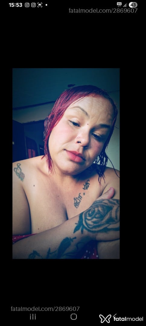 Acompanhante mulher com cabelo colorido de olhos castanhos em Braço do Norte Acompanhante mulher com cabelo colorido de olhos castanhos em Braço do Norte - Endil