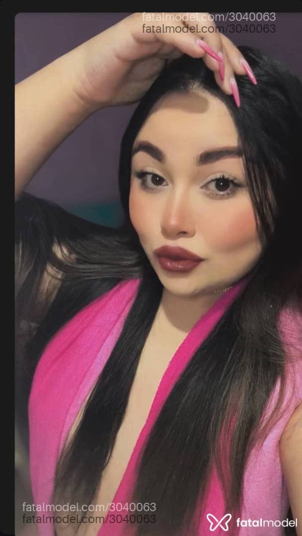 Acompanhante mulher com cabelo castanho de olhos castanhos - Larissa