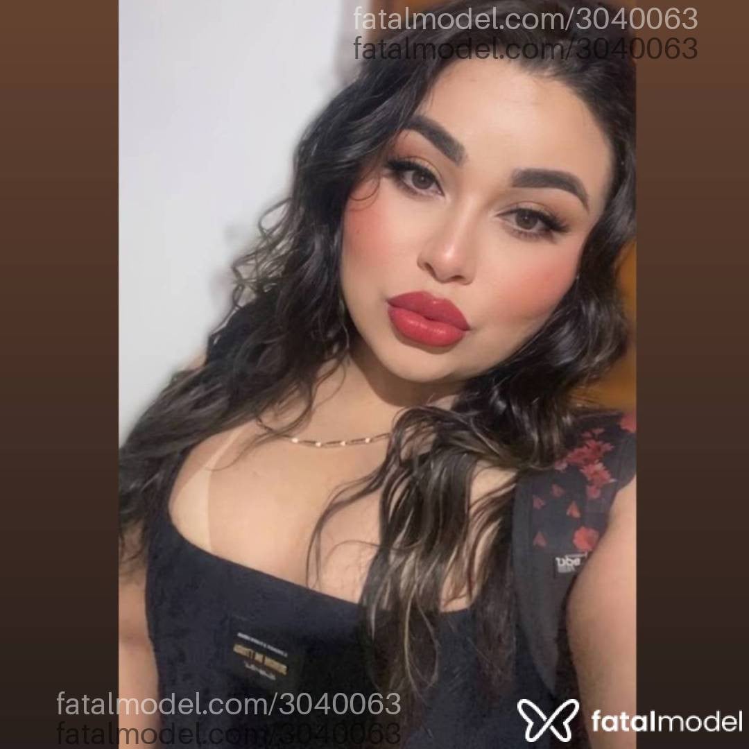 Acompanhante mulher com cabelo castanho de olhos castanhos - Larissa