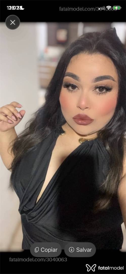 Acompanhante mulher com cabelo castanho de olhos castanhos - Larissa