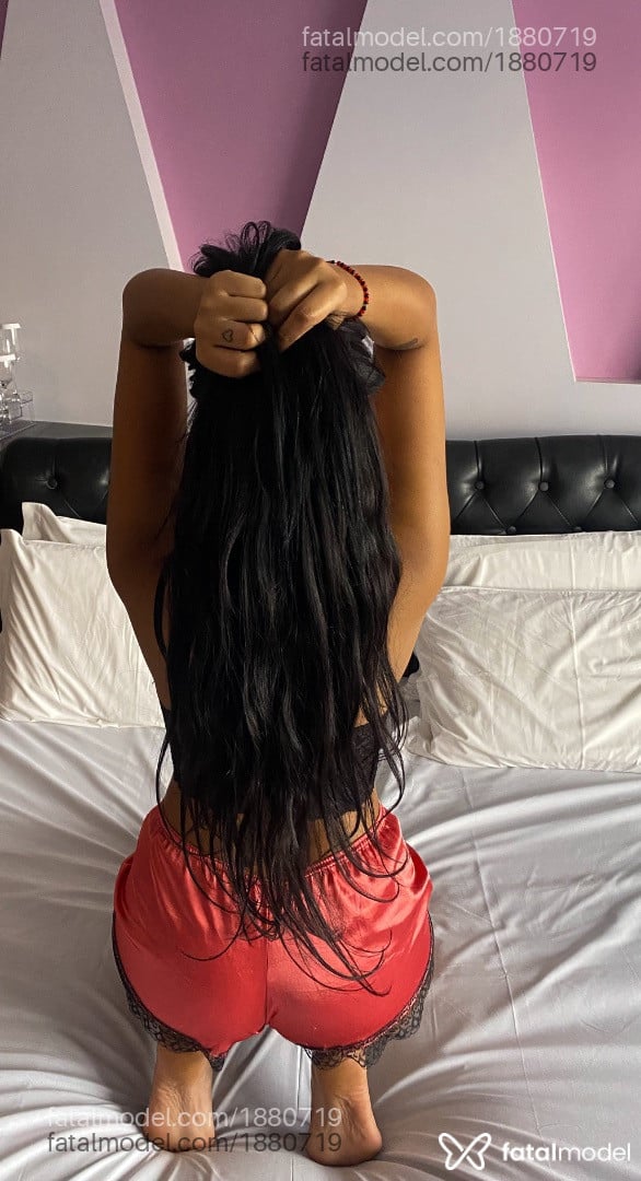 Acompanhante mulher morena (o) de olhos castanhos - Isa