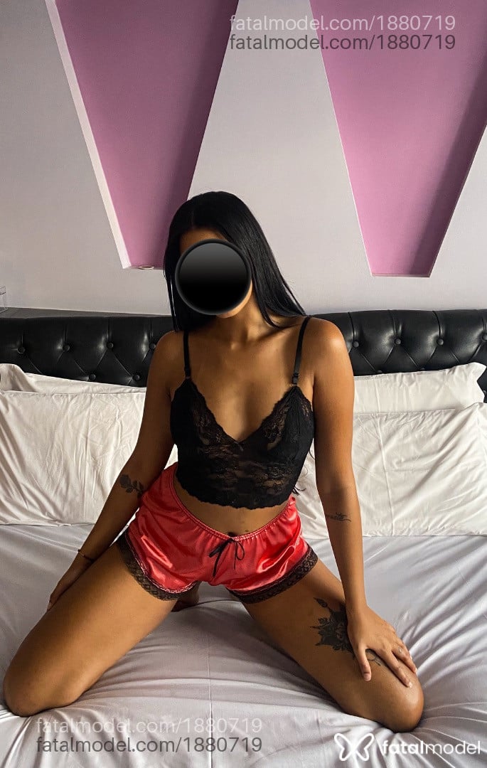 Acompanhante mulher morena (o) de olhos castanhos - Isa