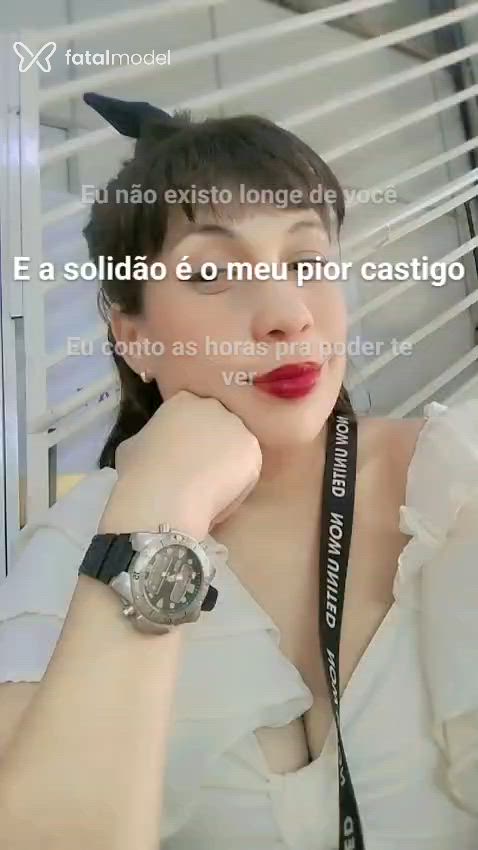 Acompanhante mulher com cabelo colorido de olhos pretos - Yuzi Felicia Acompanhante mulher com cabelo colorido de olhos pretos - Yuzi Felicia