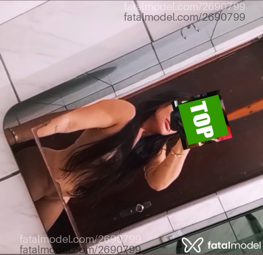 Acompanhante mulher com cabelo castanho de olhos pretos - Karen Acompanhante mulher com cabelo castanho de olhos pretos - Karen