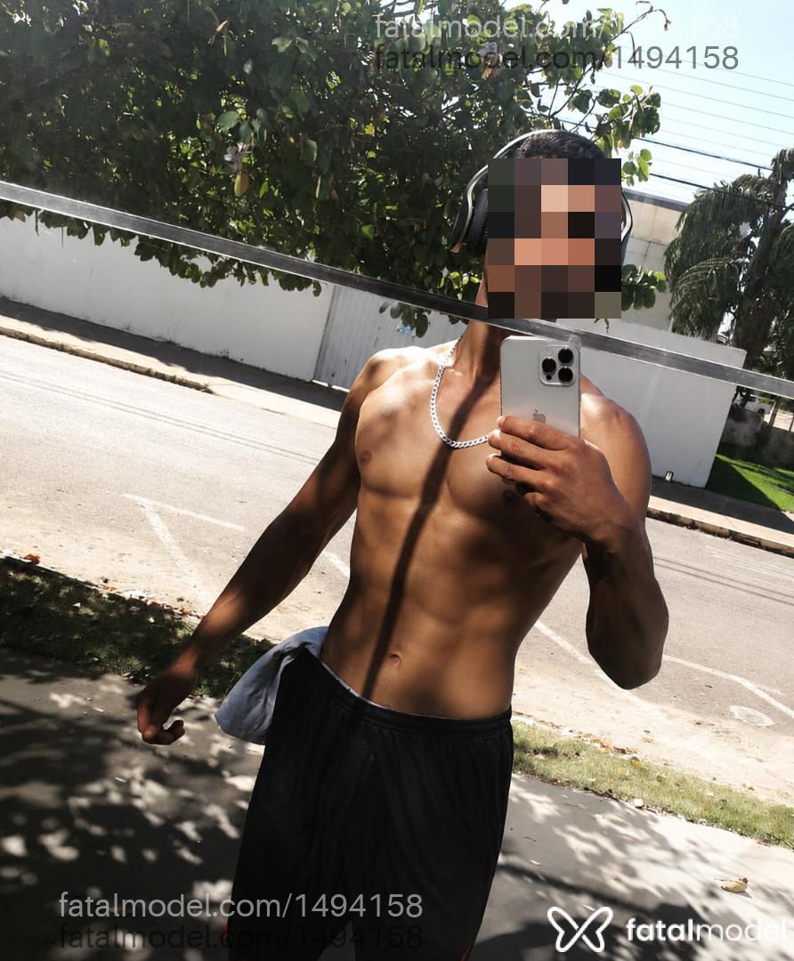 Acompanhante homem com cabelo castanho de olhos castanhos em Londrina - Higor von kööster