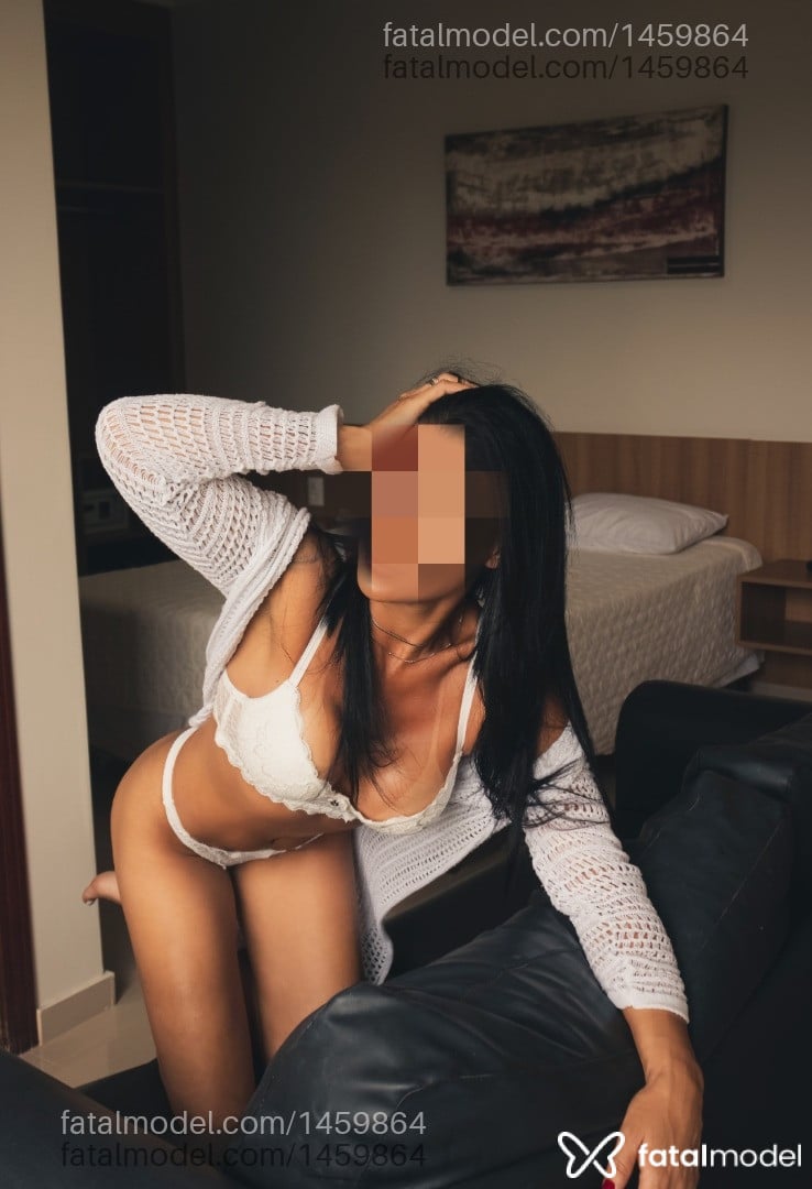 Acompanhante mulher morena (o) de olhos castanhos em Varginha Acompanhante mulher morena (o) de olhos castanhos em Varginha - Emily
