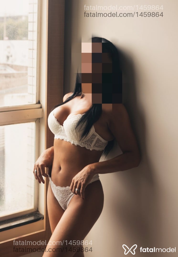 Acompanhante mulher morena (o) de olhos castanhos em Varginha - Emily
