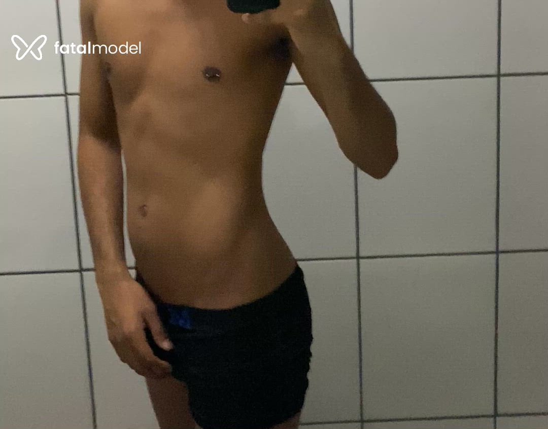 Acompanhante homem morena (o) de olhos pretos - Gustavo Acompanhante homem morena (o) de olhos pretos - Gustavo