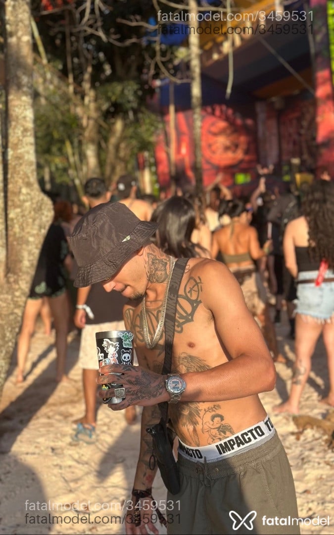 Acompanhante homem com cabelo castanho de olhos castanhos em São Paulo - Rique
