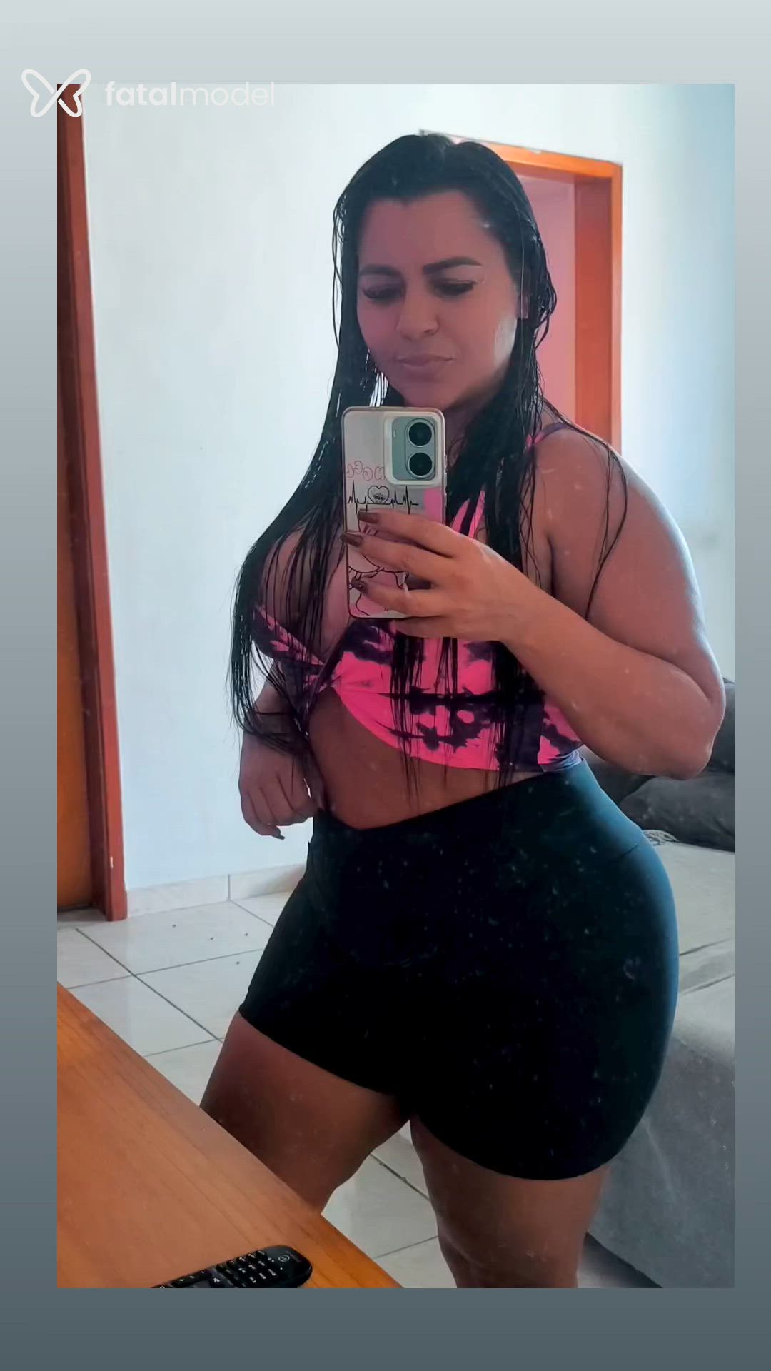 Acompanhante mulher morena (o) de olhos pretos - Paula Cristina Acompanhante mulher morena (o) de olhos pretos - Paula Cristina