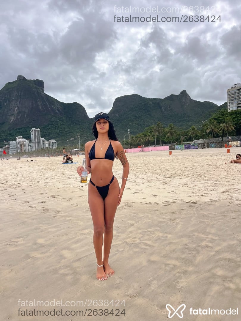 Acompanhante mulher com cabelo castanho de olhos mel - Yasmim Castro Acompanhante mulher com cabelo castanho de olhos mel - Yasmim Castro