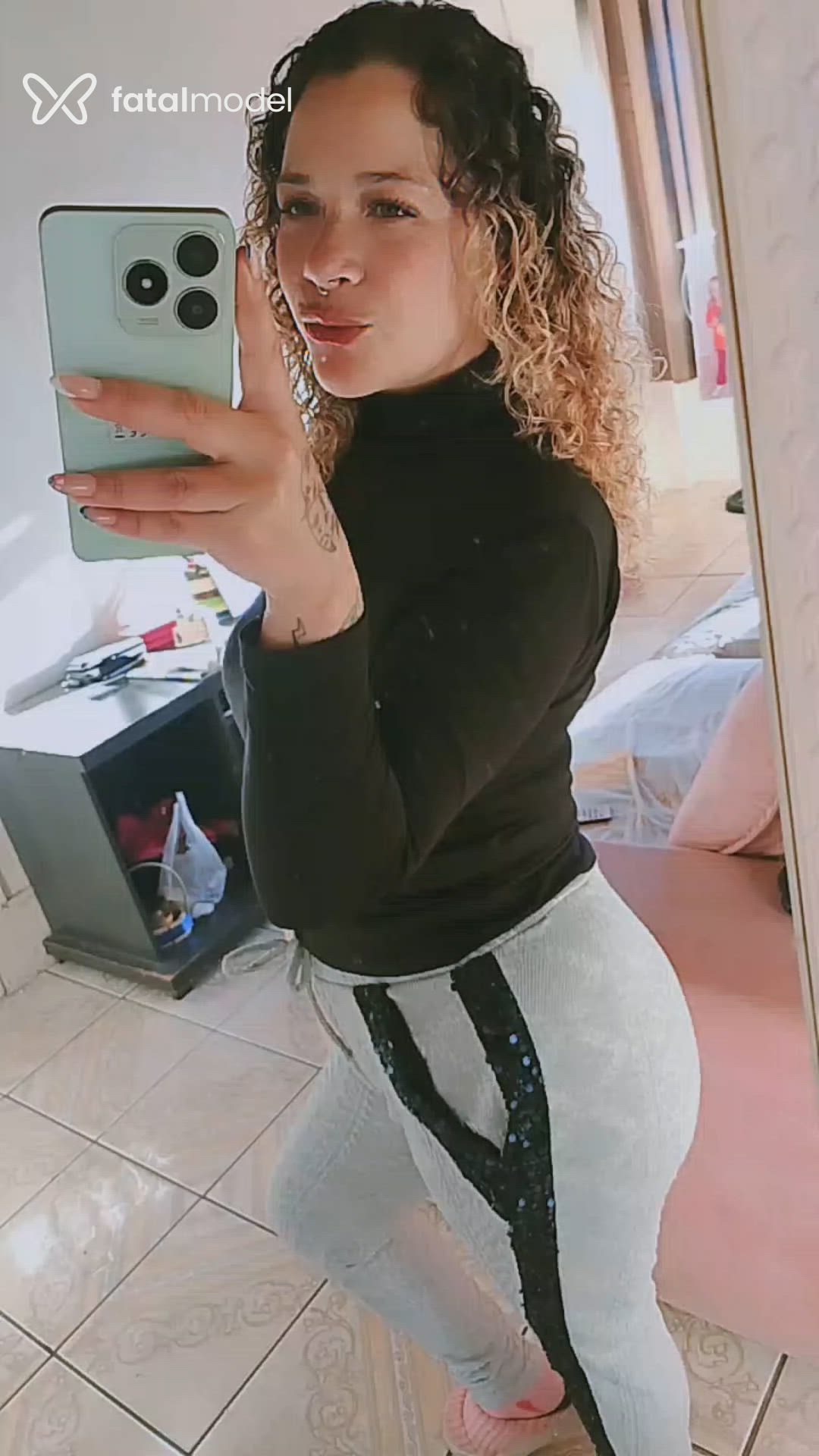 Acompanhante mulher loira (o) de olhos verdes em Pelotas Acompanhante mulher loira (o) de olhos verdes em Pelotas - Thay