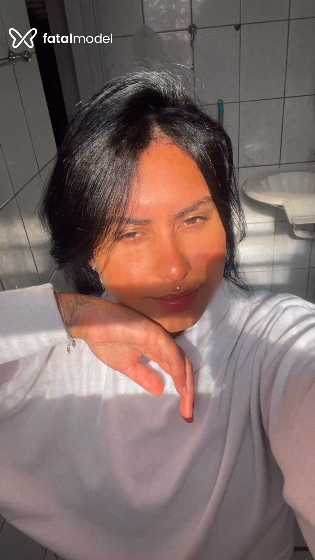 Acompanhante mulher morena (o) de olhos castanhos em Mogi das Cruzes - Indiah Khalifa