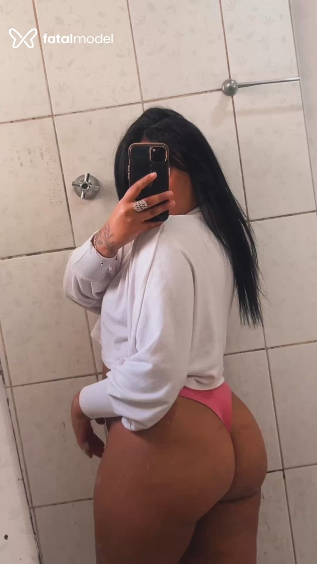 Acompanhante mulher morena (o) de olhos castanhos em Mogi das Cruzes - Indiah Khalifa