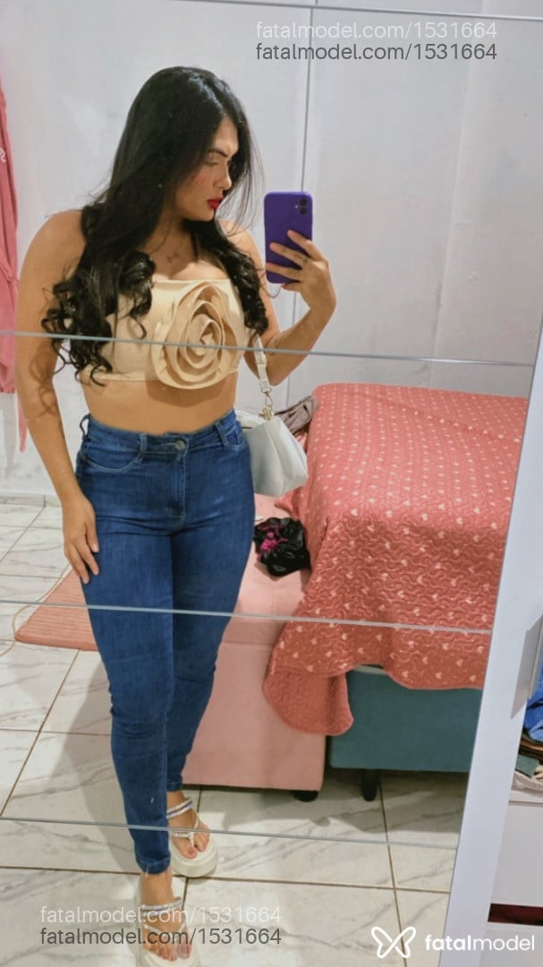 Acompanhante mulher morena (o) de olhos castanhos em Tailândia Acompanhante mulher morena (o) de olhos castanhos em Tailândia - Aline