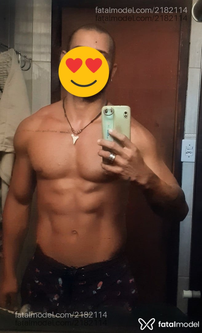 Acompanhante homem com cabelo castanho de olhos mel em Rio de Janeiro Acompanhante homem com cabelo castanho de olhos mel em Rio de Janeiro - Marquez