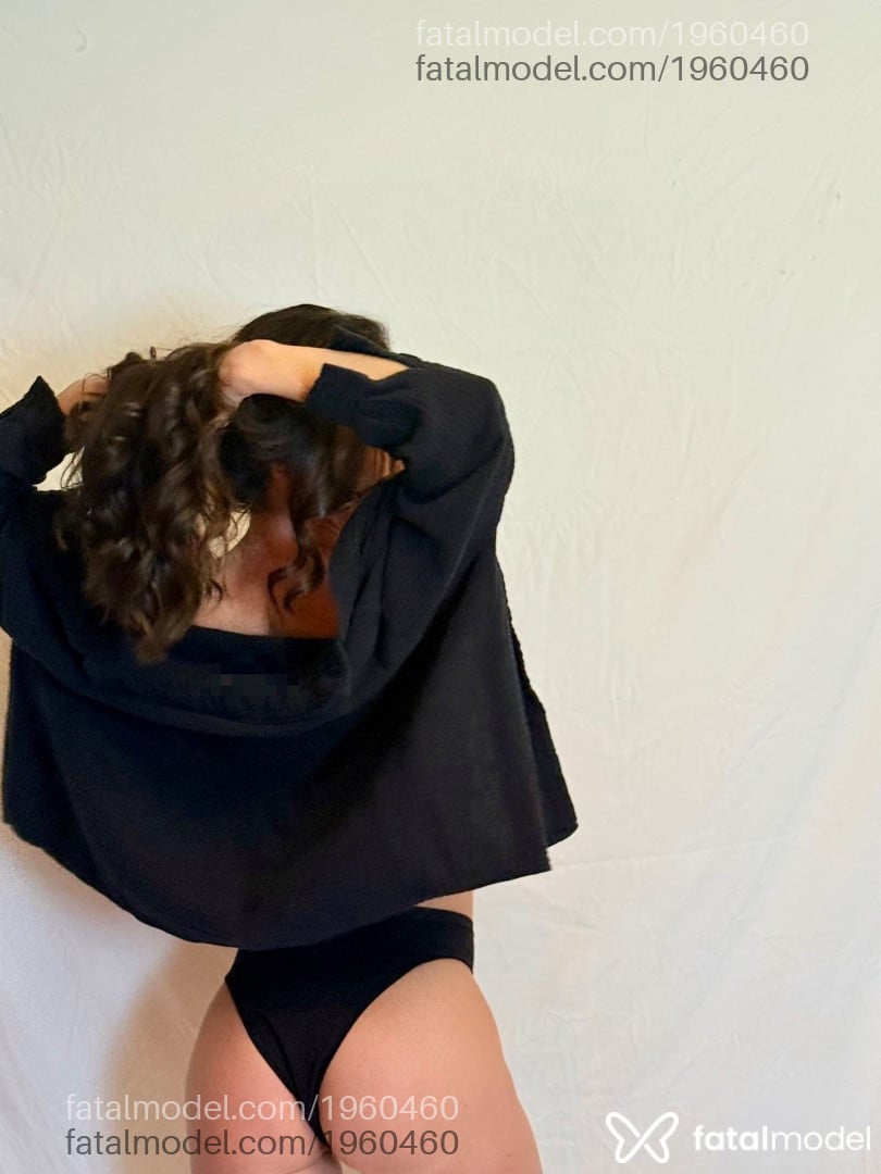 Acompanhante mulher com cabelo castanho de olhos castanhos em Joinville - Júlia Mendes