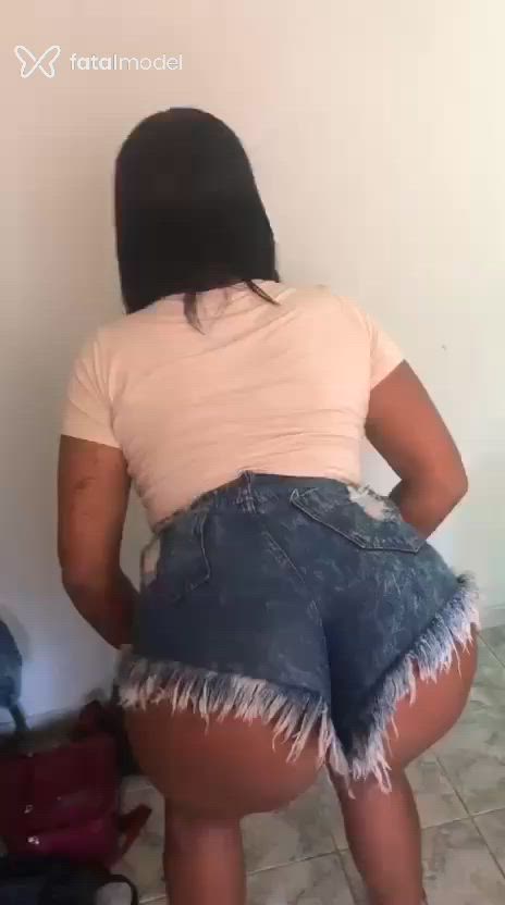 Acompanhante mulher trans morena (o) de olhos castanhos em Ubá Acompanhante mulher trans morena (o) de olhos castanhos em Ubá - Taunyribeiro