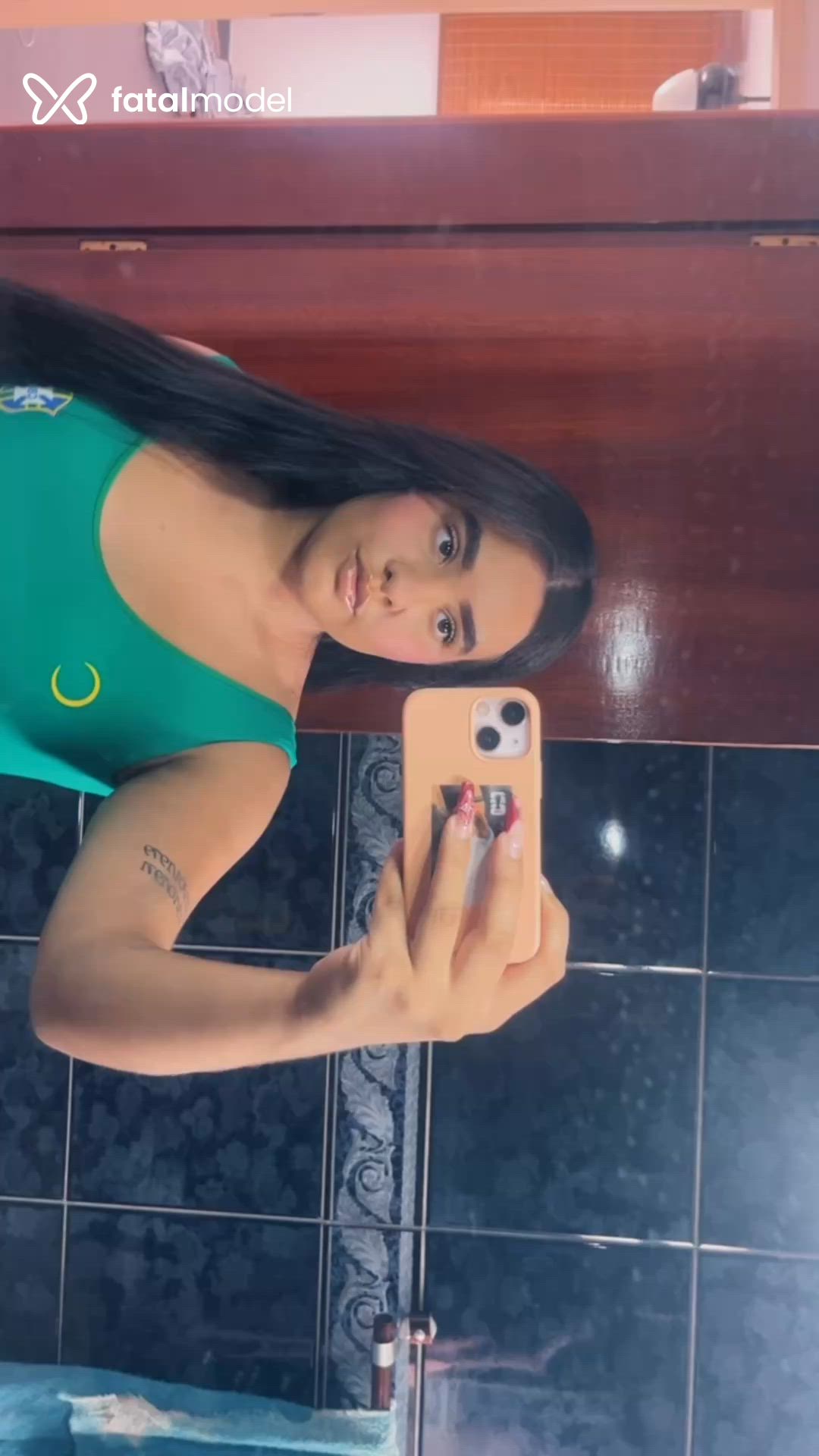 Acompanhante mulher morena (o) de olhos castanhos em Goiânia Acompanhante mulher morena (o) de olhos castanhos em Goiânia - Sarah Mel