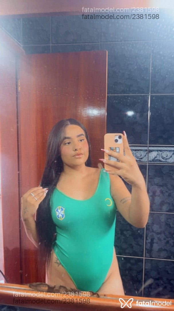 Acompanhante mulher morena (o) de olhos castanhos em Goiânia Acompanhante mulher morena (o) de olhos castanhos em Goiânia - Sarah Mel