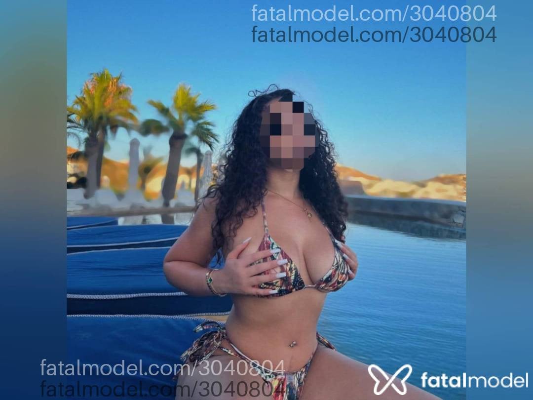 Acompanhante mulher com cabelo castanho de olhos castanhos - Júlia Acompanhante mulher com cabelo castanho de olhos castanhos - Júlia