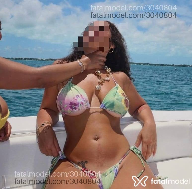 Acompanhante mulher com cabelo castanho de olhos castanhos - Júlia