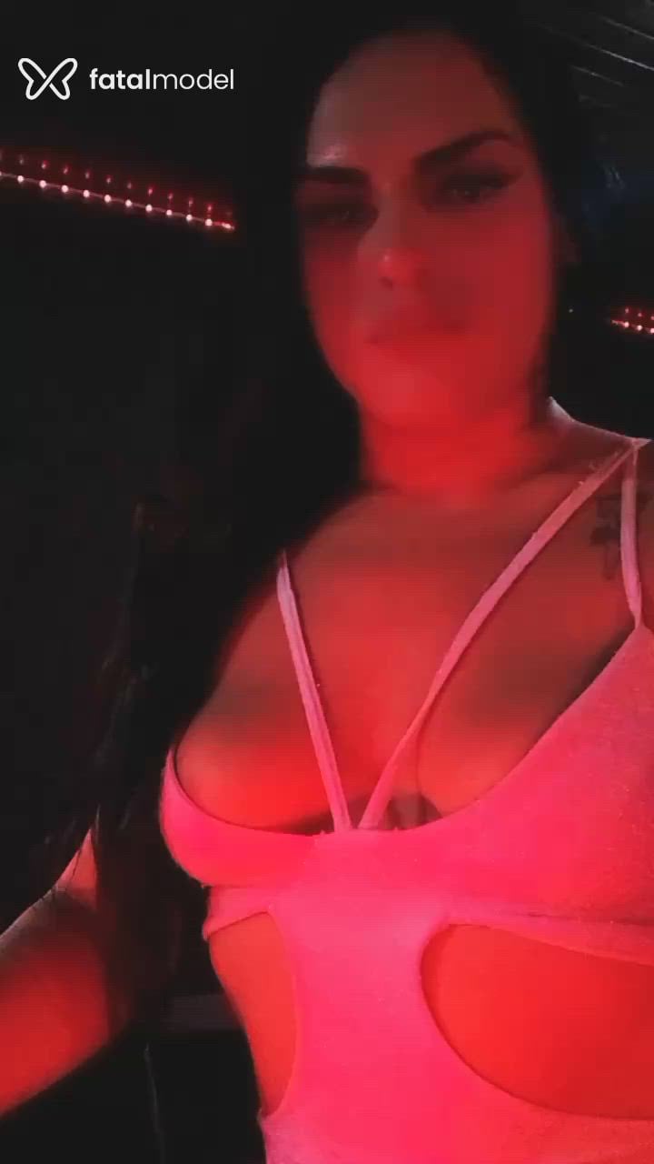 Acompanhante mulher trans morena (o) de olhos castanhos - NATASHA VAZ