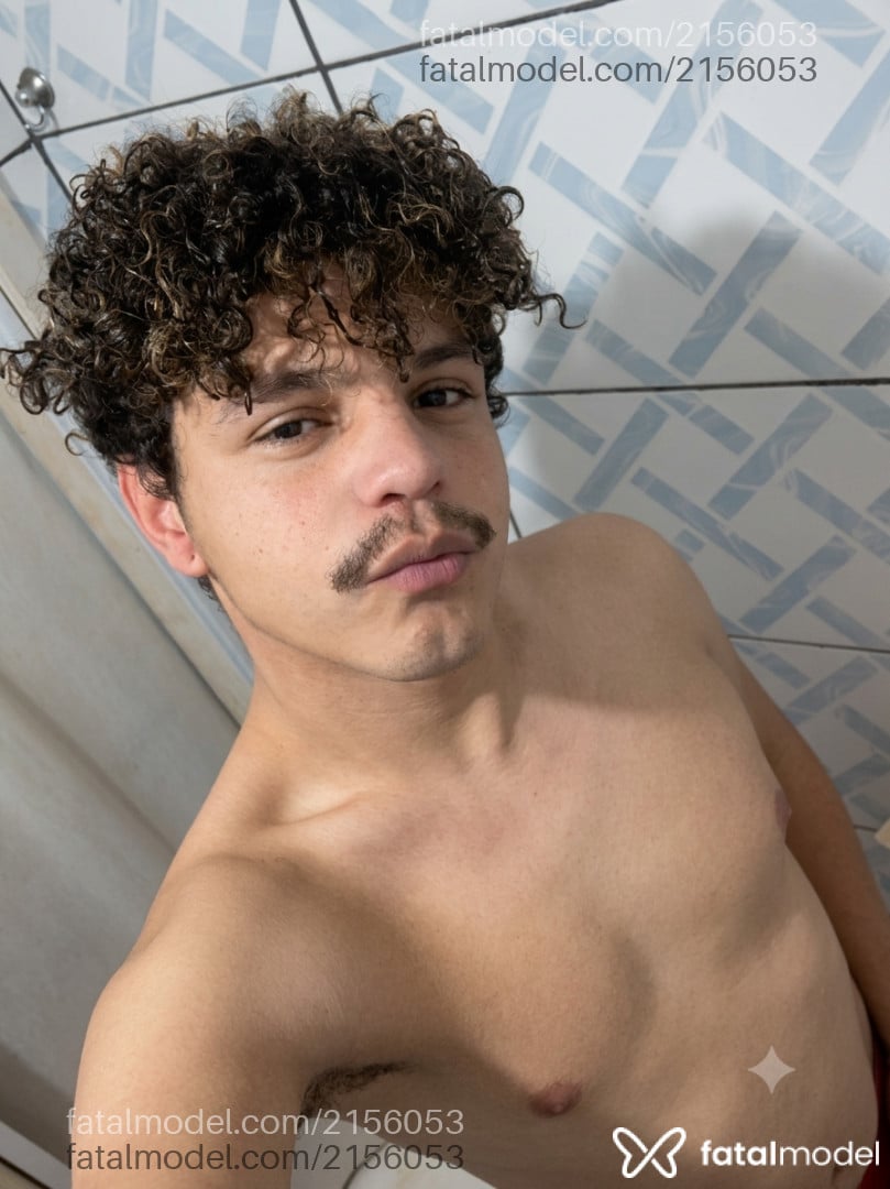 Acompanhante homem com cabelo castanho de olhos castanhos - Hiago Kloft Acompanhante homem com cabelo castanho de olhos castanhos - Hiago Kloft