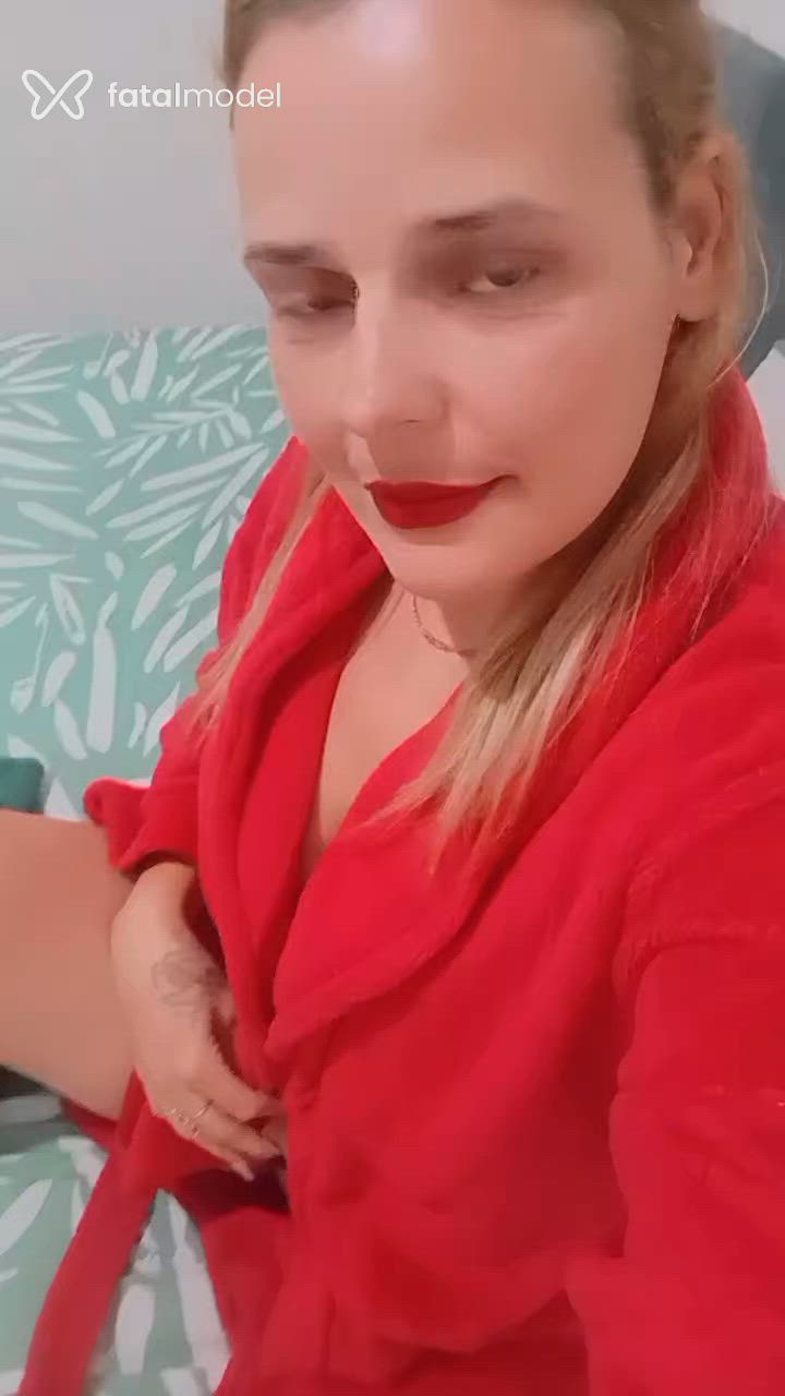 Acompanhante mulher loira (o) de olhos mel - Bruna Becker