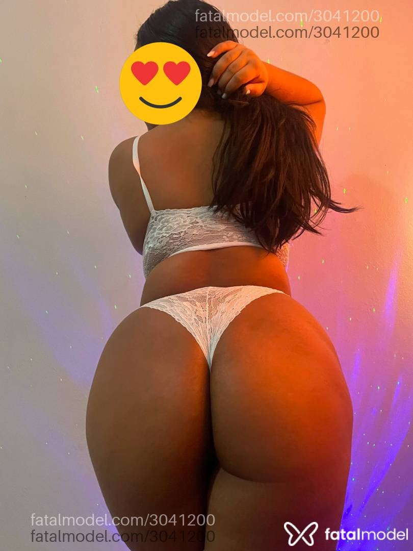 Acompanhante mulher morena (o) de olhos castanhos - Melissa Mello