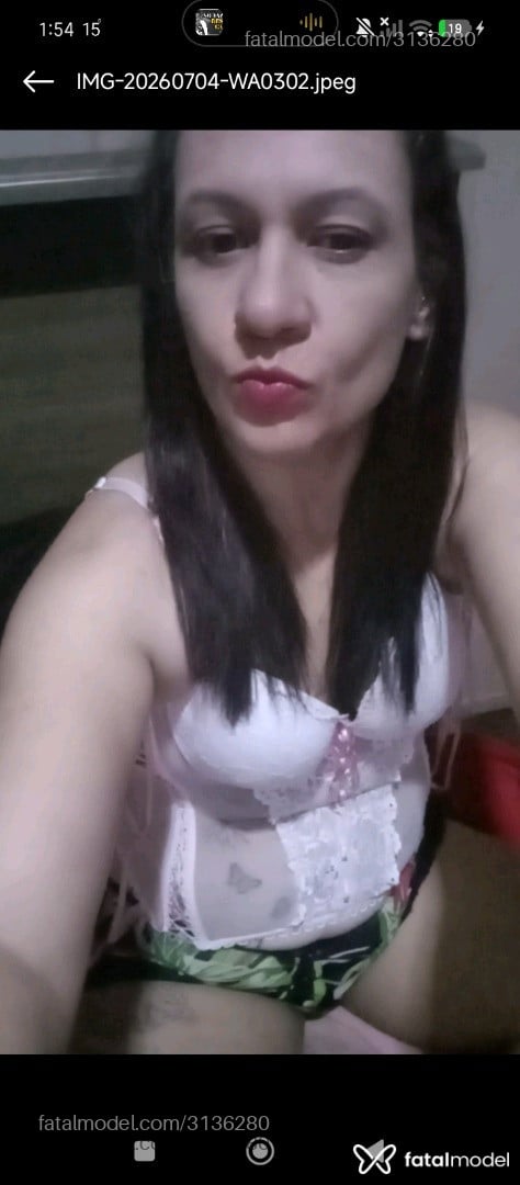 Acompanhante mulher ruiva (o) de olhos castanhos - Adriana