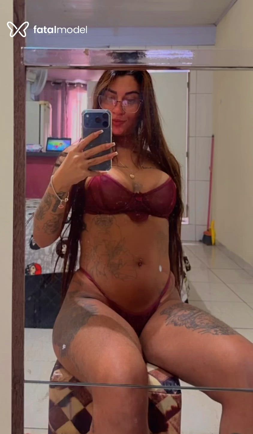 Acompanhante mulher morena (o) de olhos castanhos - Mia Lopez