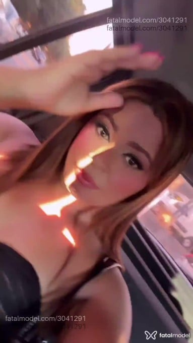 Acompanhante mulher trans loira (o) de olhos castanhos - Angel
