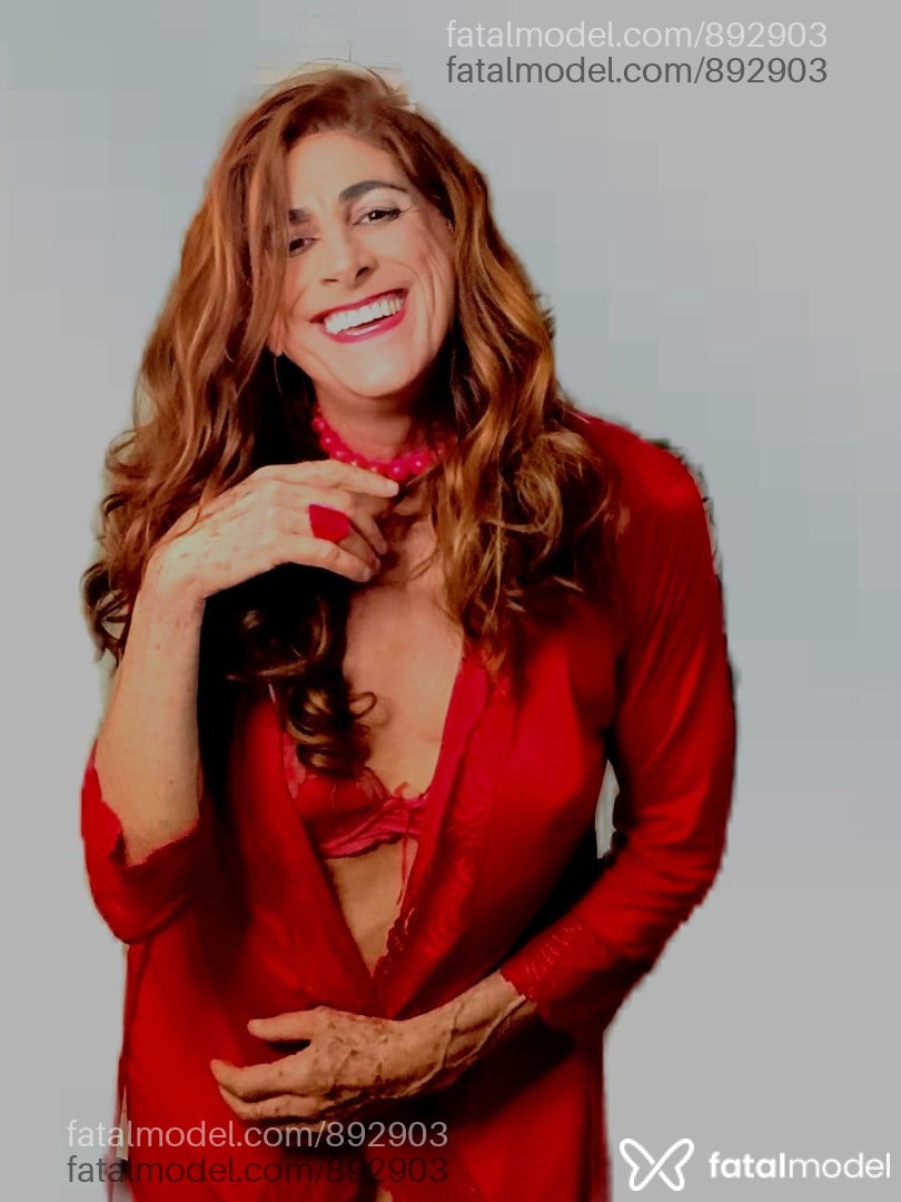 Acompanhante mulher trans loira (o) de olhos castanhos - Veruska Reis Acompanhante mulher trans loira (o) de olhos castanhos - Veruska Reis