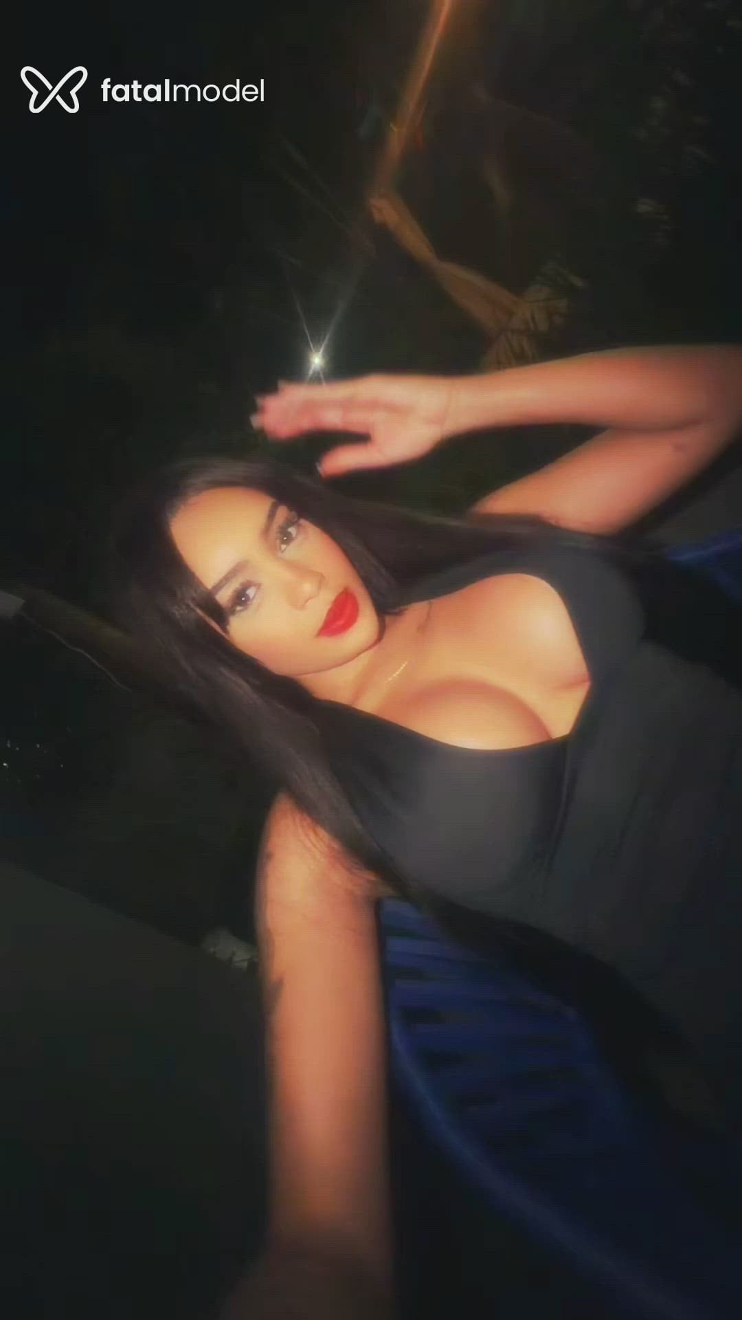 Acompanhante mulher morena (o) de olhos verdes - Cleo Navais