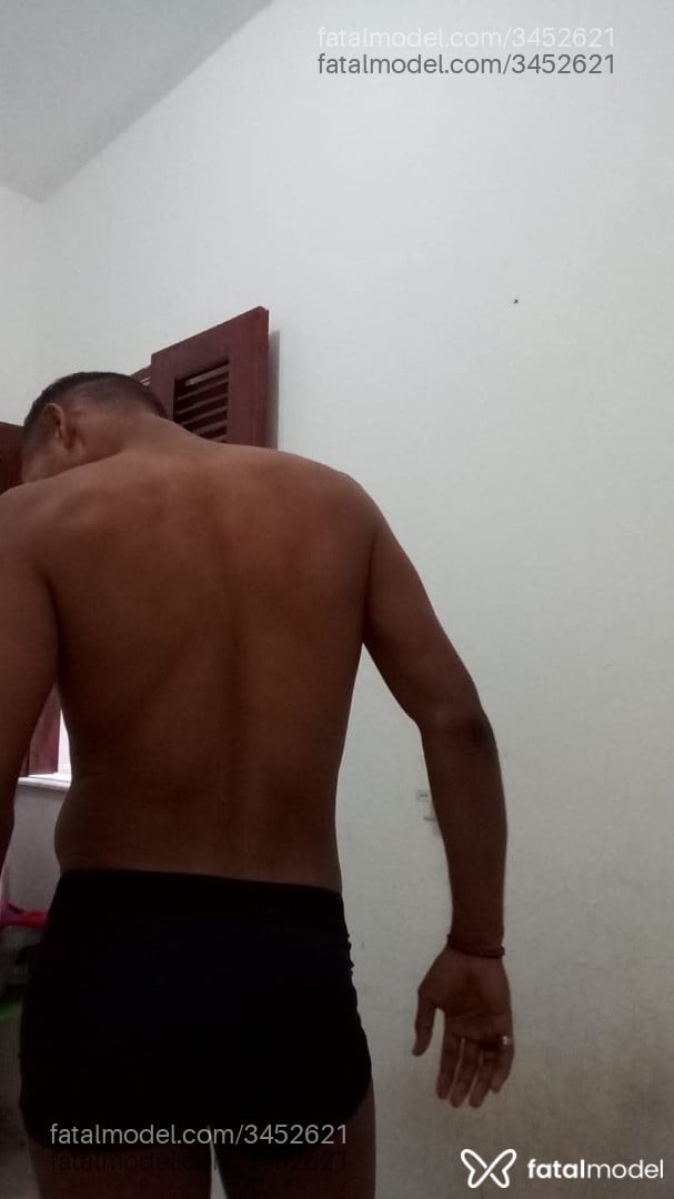 Acompanhante homem com cabelo castanho de olhos mel em Fortaleza - Lewis