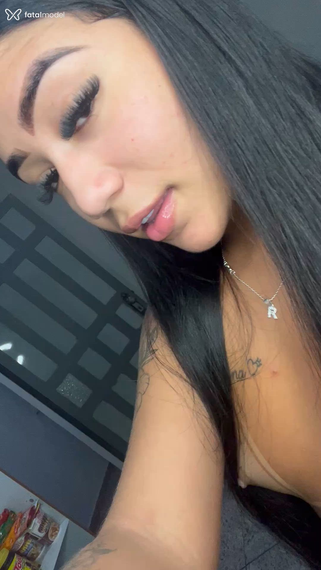 Acompanhante mulher morena (o) de olhos castanhos - Rebeca Alves
