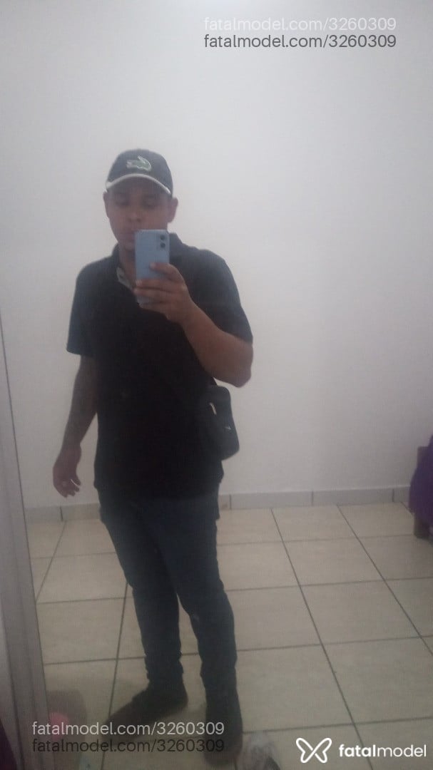 Acompanhante homem morena (o) de olhos castanhos em Vila Velha Acompanhante homem morena (o) de olhos castanhos em Vila Velha - Luizinho