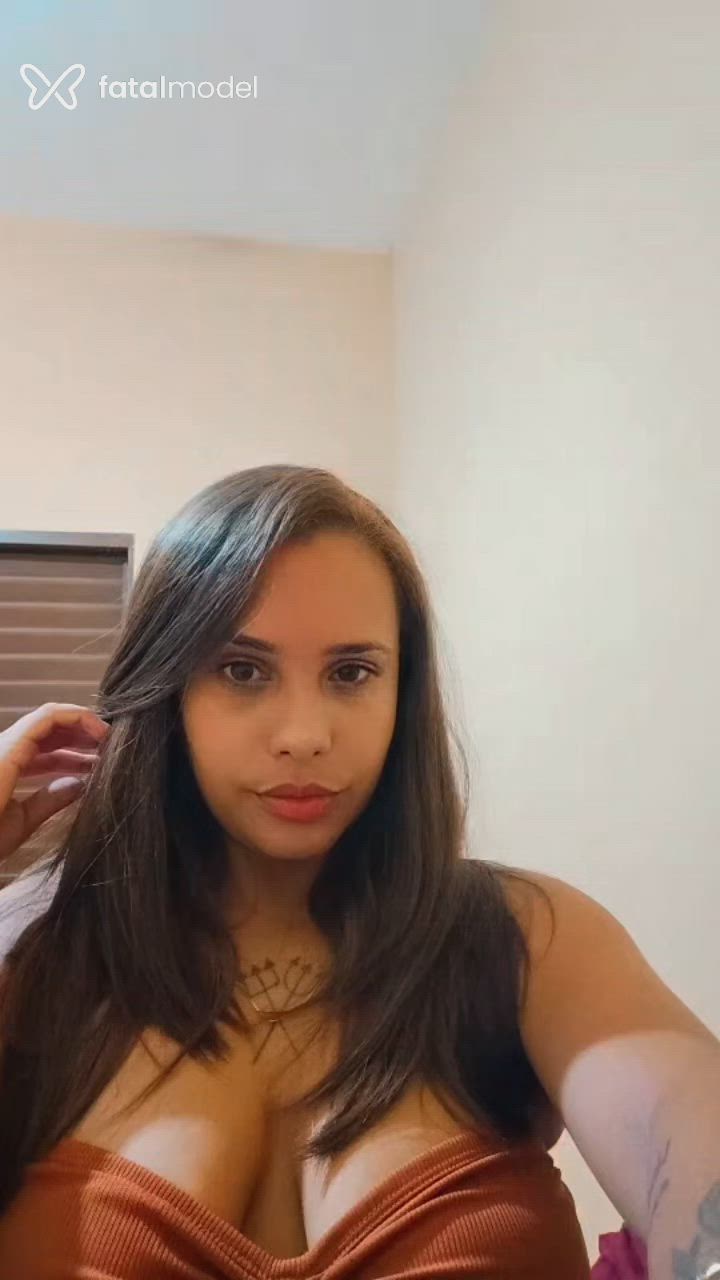 Acompanhante mulher com cabelo castanho de olhos mel em Penápolis Acompanhante mulher com cabelo castanho de olhos mel em Penápolis - Melissa