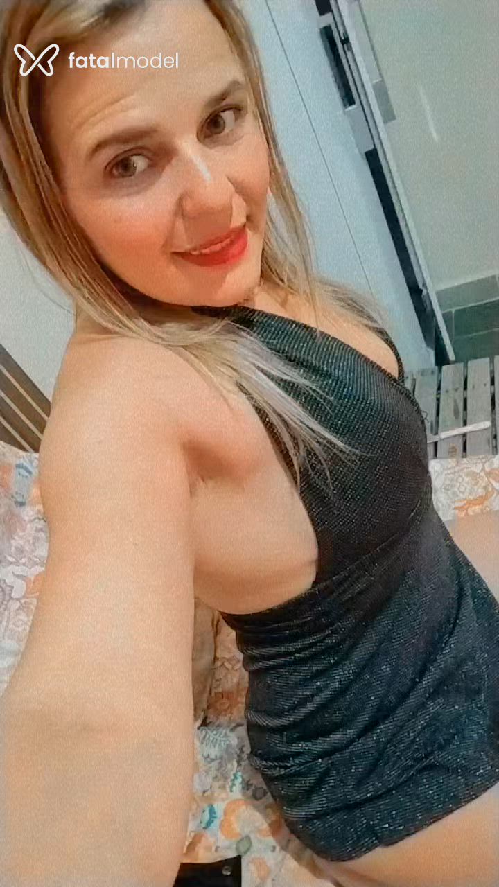 Acompanhante mulher loira (o) de olhos mel - Bruna Becker
