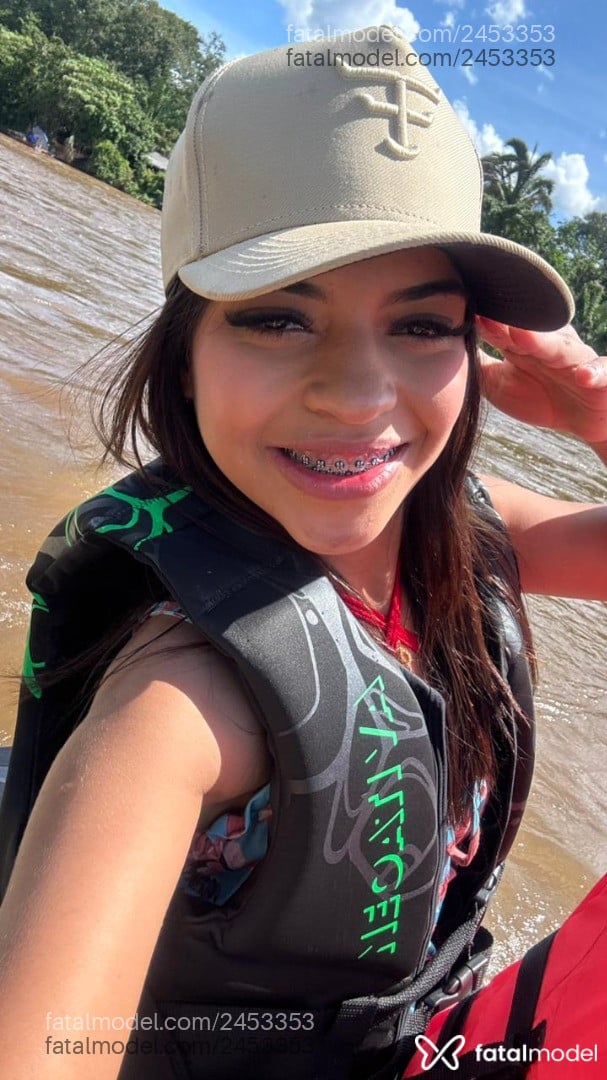 Acompanhante mulher morena (o) de olhos castanhos em Campo Novo do Parecis - Kéllyta